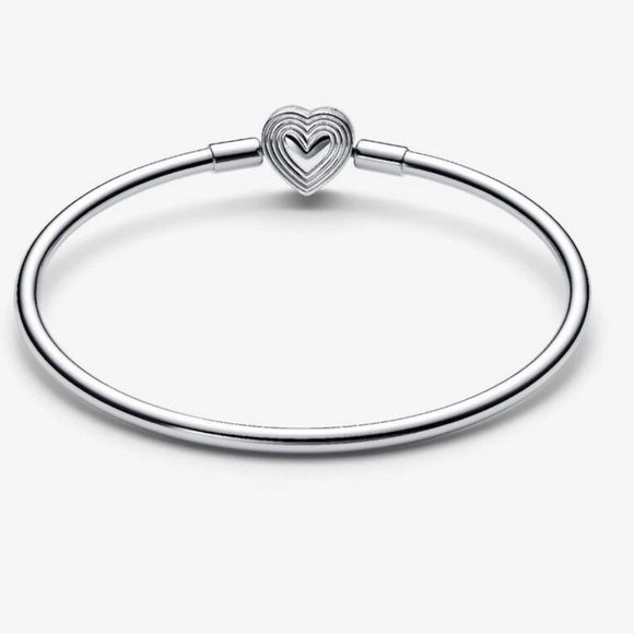 PANDORA Jewelry - PANDORA Radiating Heart Clasp Bangle Bracelet Sterling Silver 6.7”/17cm~Gift Box